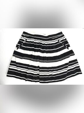 Banana Republic Pleated Black and White Striped A-Line Full Skirt size 8